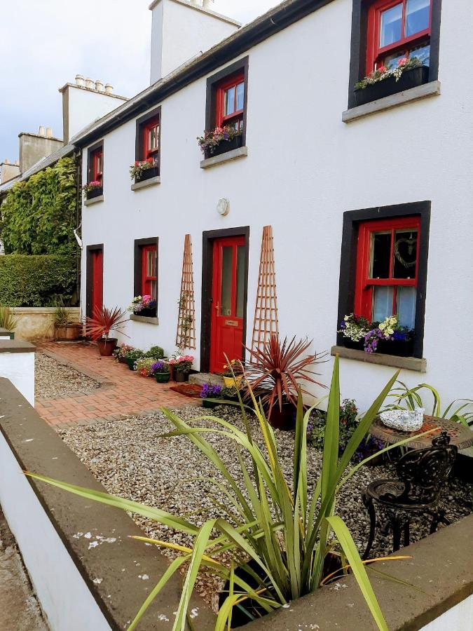Nellys Bed And Bikes Hotel Уестпорт Екстериор снимка