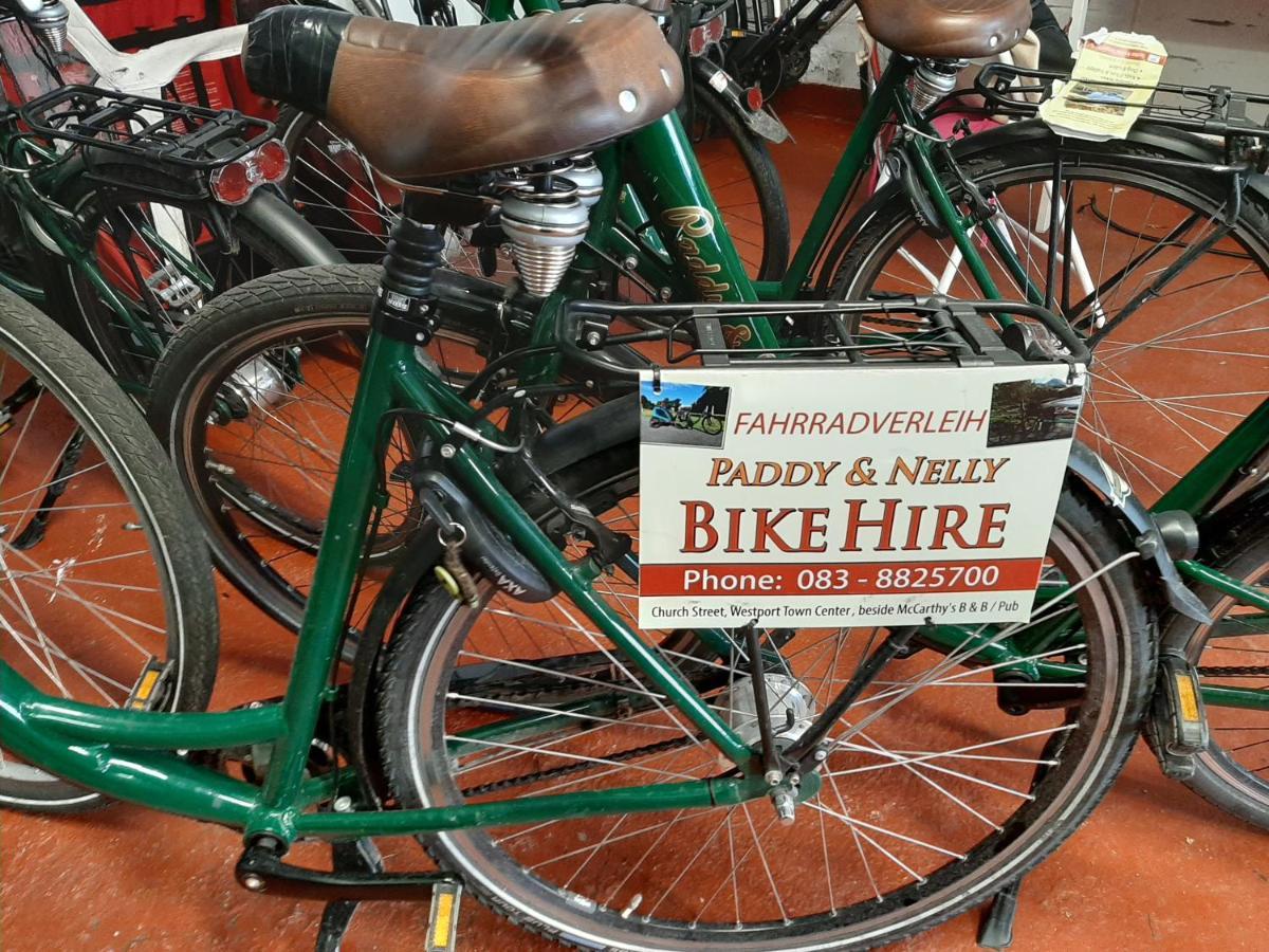 Nellys Bed And Bikes Hotel Уестпорт Екстериор снимка